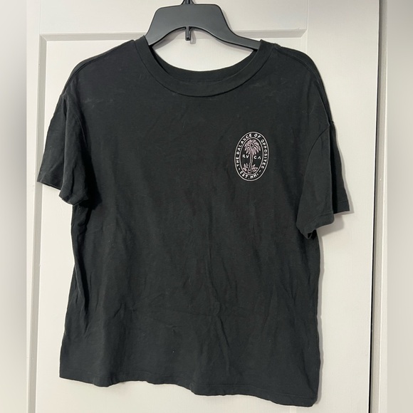 RVCA Tops - RVCA Graphic T-Shirt